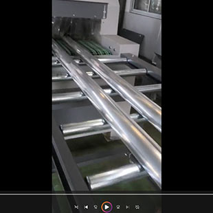 烟台客户案例：钢管输送式喷砂机工作视频
