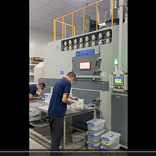 苏州客户案例：汽车配件自动喷砂机工作视频