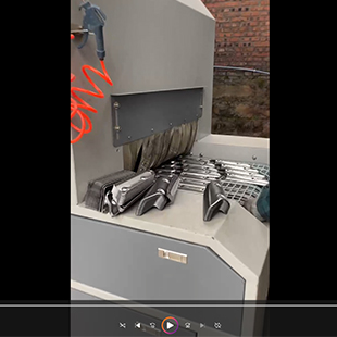 德阳客户案例：铝材自动喷砂机工作视频