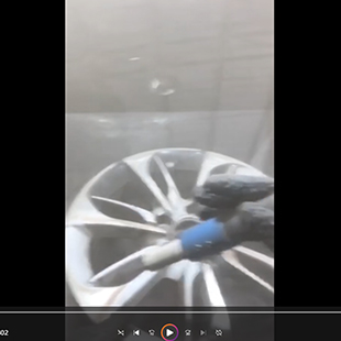 湖北客户案例：汽车轮毂手动喷砂机视频