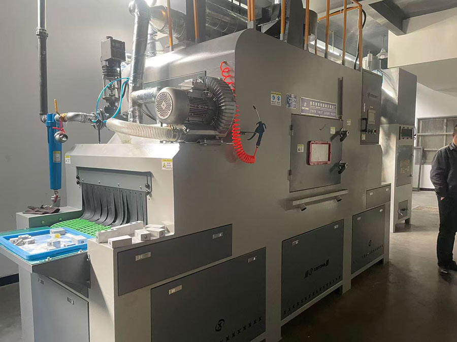 鑫百通XBTONG品牌输送式自动喷砂机