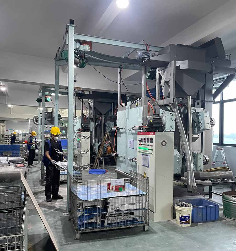 广东鑫百通吊钩式抛丸机设备实拍图片